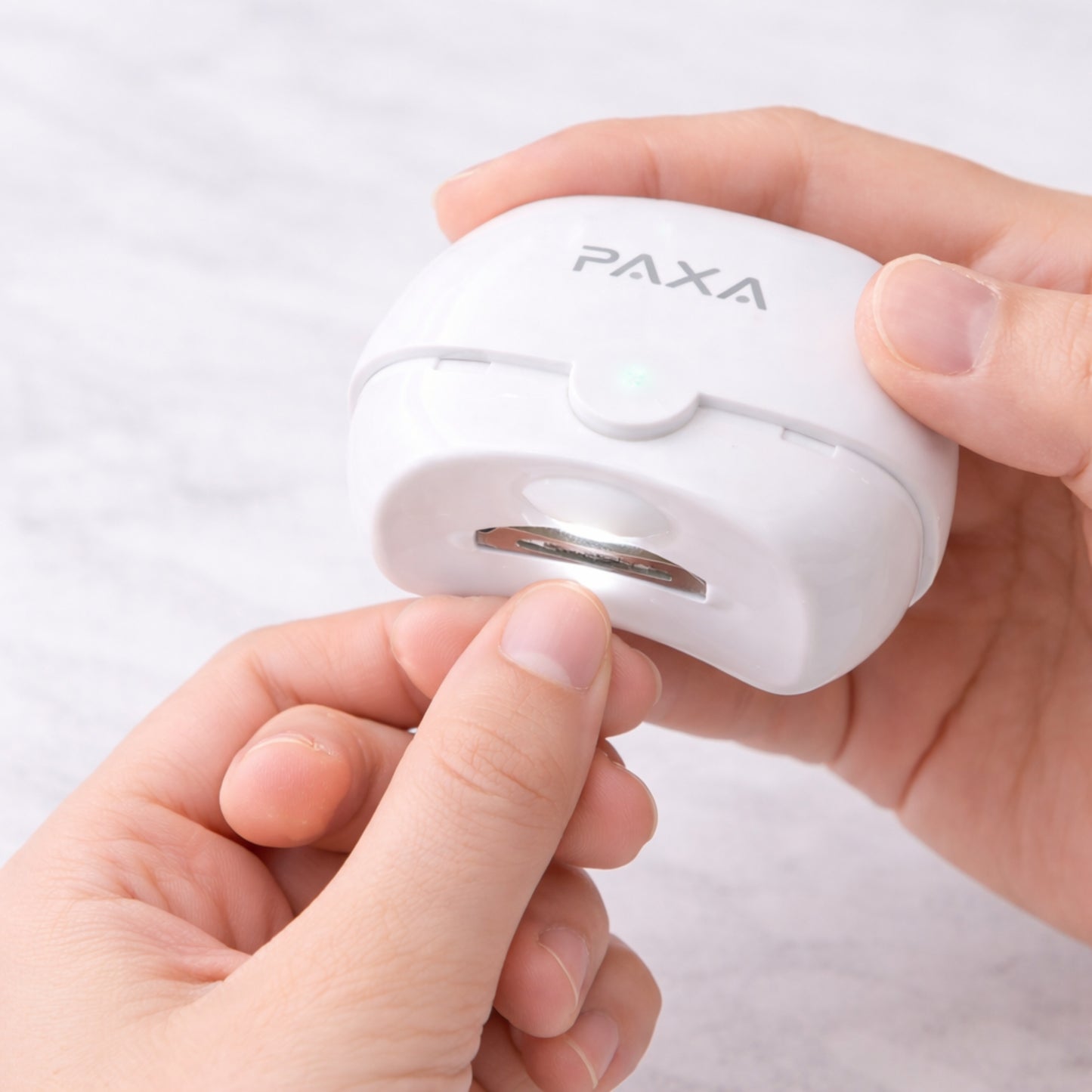 Tagliaunghie Elettrico PAXA™ Silenzioso e Sicuro con LED Integrato – Ricaricabile USB